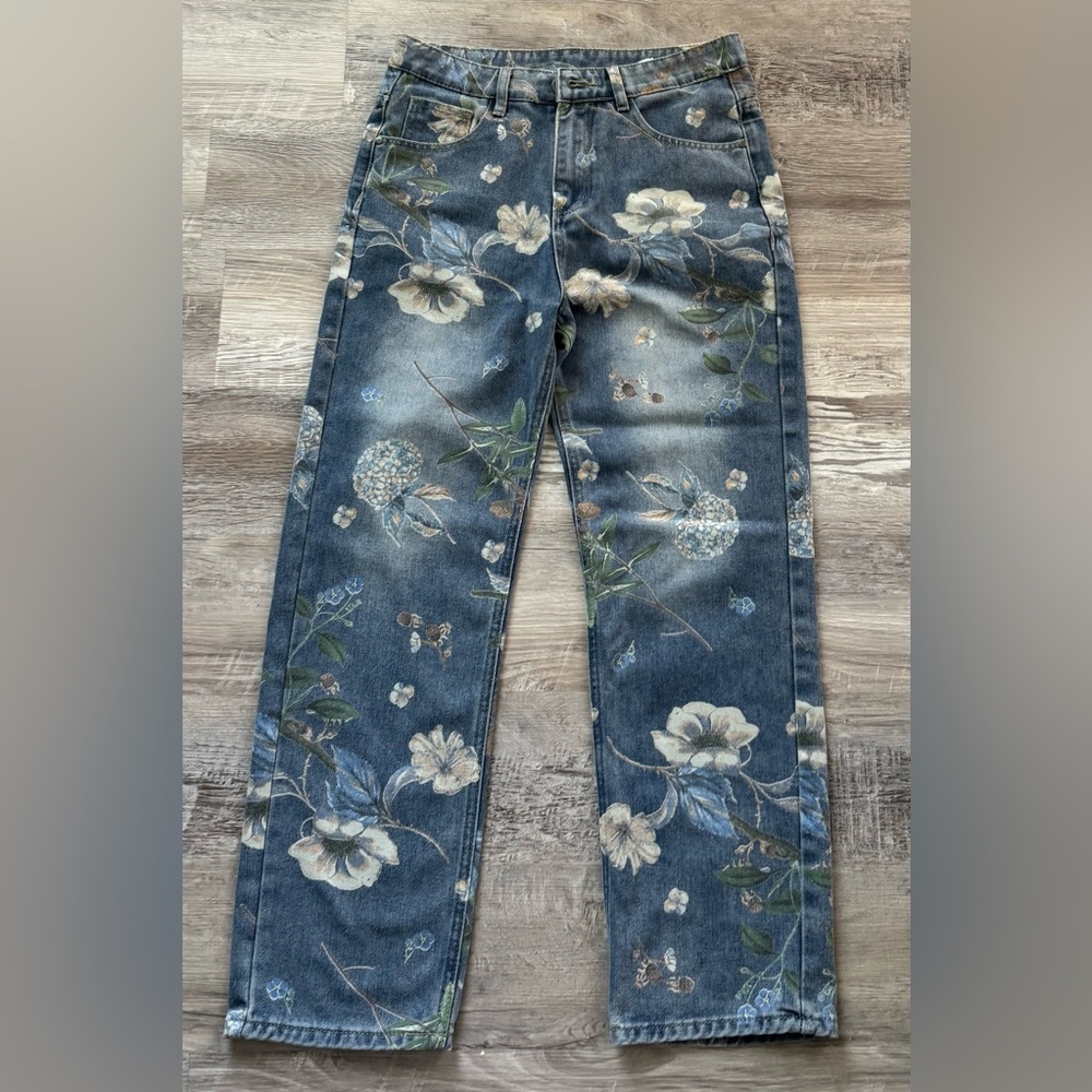 YNS Generic Sz-Xs. Women's straight-leg jeans with a floral print, loose, high- - Picture 5 of 15